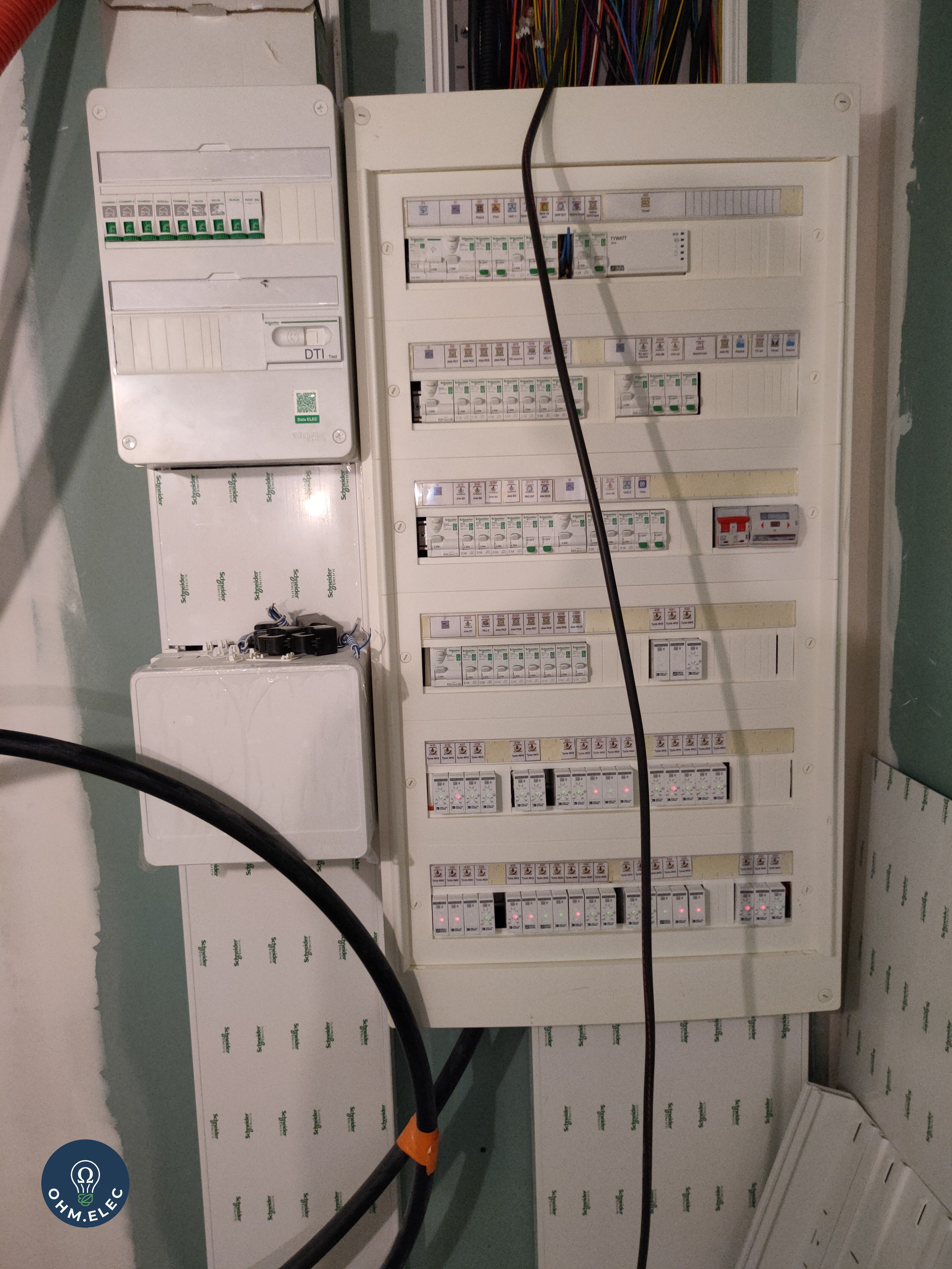Tableau Schneider et coffret de communication sur installation neuve